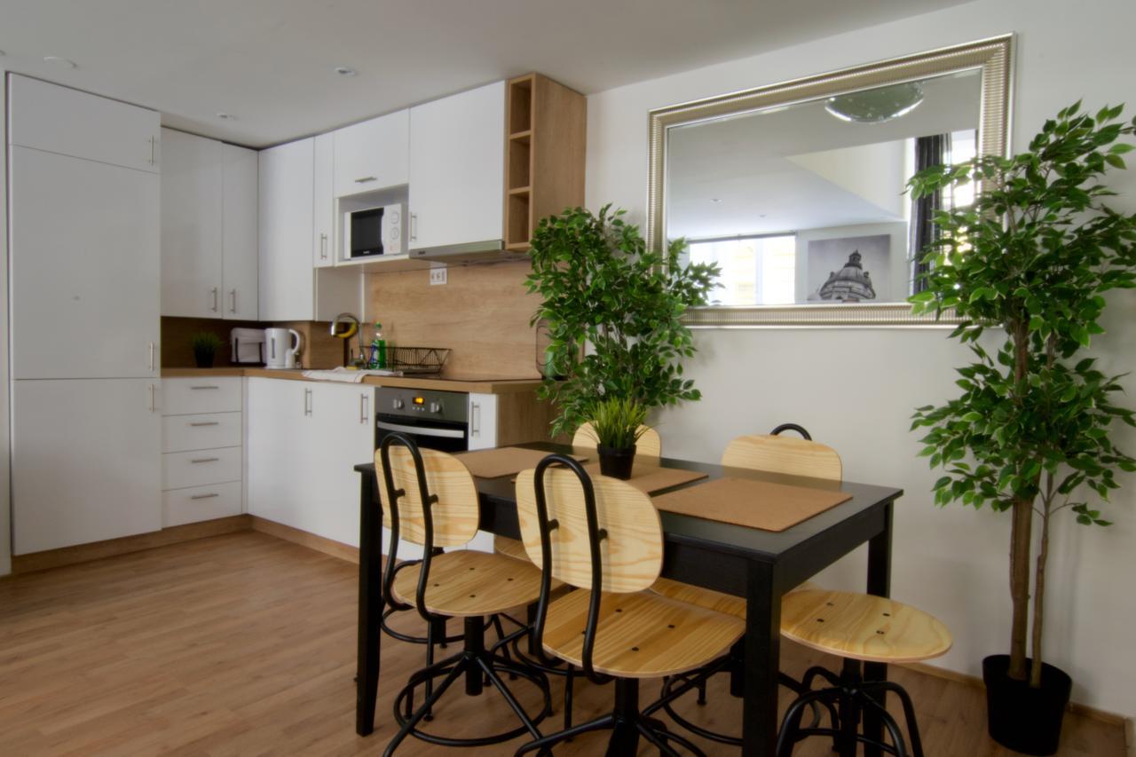 Standard Apartment By Hi5 - Terez 29 Boedapest Buitenkant foto