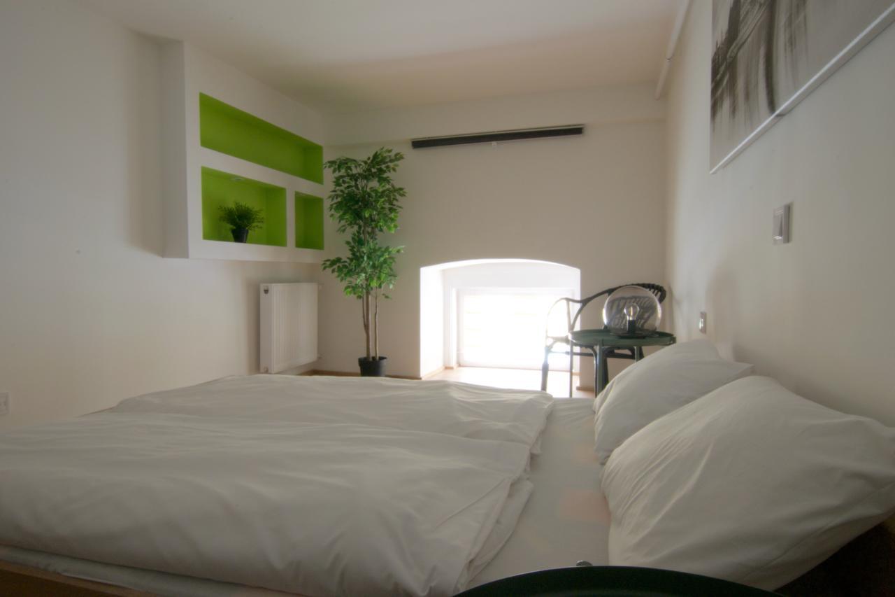 Standard Apartment By Hi5 - Terez 29 Boedapest Buitenkant foto